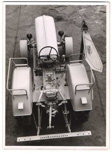 Photograph hela tractor - photograph,