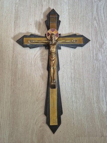 Stunning hanging crucifix - stunning,