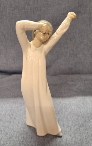 Nao lladro porcelain - by,
