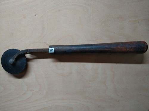 Bookbinding vintage finishing