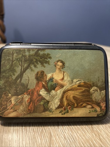Vintage cigarette case with - cigarette,