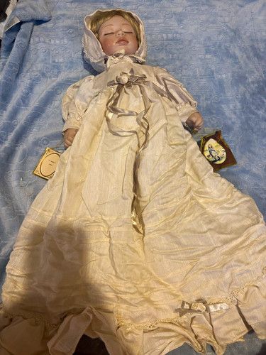 Alberon porcelain sleeping - porcelain,