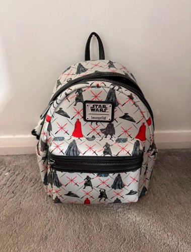 Bnwt loungefly star wars - x,