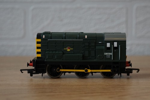 Hornby r2157b class - 08, shunter