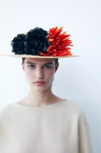 Raffia hat with flowers - raffia,