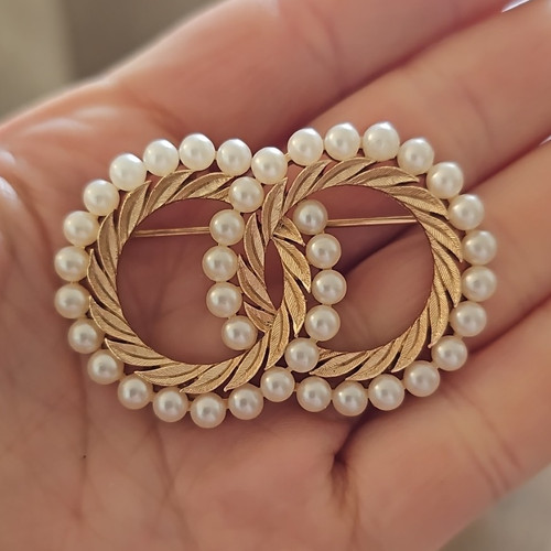 Trifari signed gold tone - trifari,
