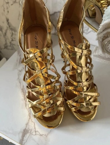 Gold heels with small wedge - a,
