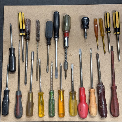 Vintage screwdrivers - x,