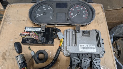 Renault trafic vauxhall vivaro - renault,