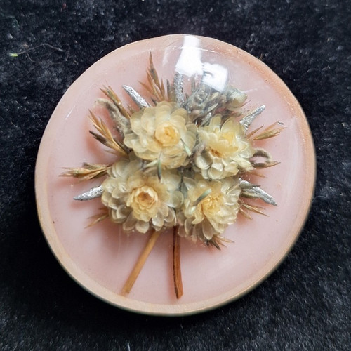 Pink resin round floral brooch - pink,