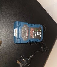18V Compact Battery Charger