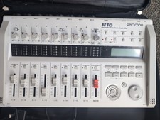 Zoom R16 Interface Controller  Multitrack Recorder with cables and padded case