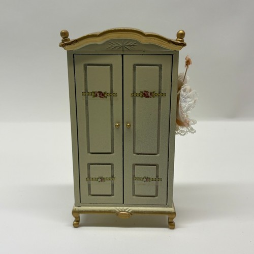 Scale dolls house - scale,