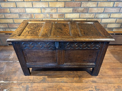 17th century oak coffer - century,