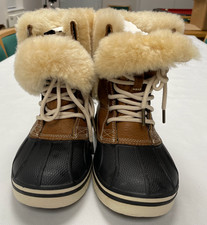 crocs womens leather duck