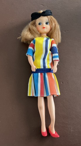 Vintage fleur dutch - sindy, doll