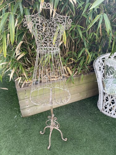 Antique style shabby chic - style,