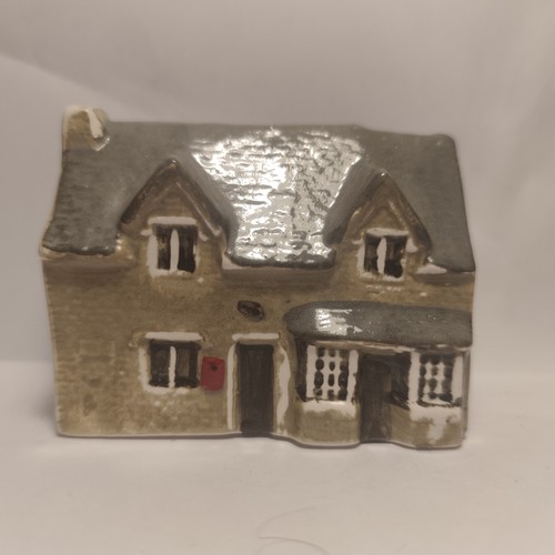 Cotswold post office - no,