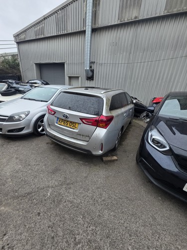 Toyota auris mk2 estate - auris,