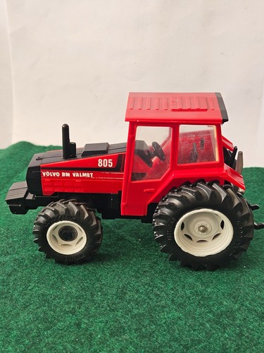 Britains vintage farm tractors - farm,