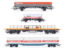 HORNBY 'OO' GAUGE LOT OF 4 OPEN/HOPPER/CAR TRANSPORTER/FREIGHTLINER WAGONS