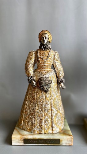 Queen elizabeth bronze - queen,