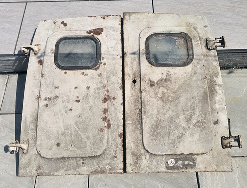 Pair 1950s morris minor - of,