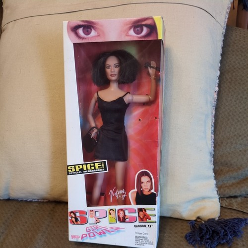 Posh spice victoria doll new - victoria,