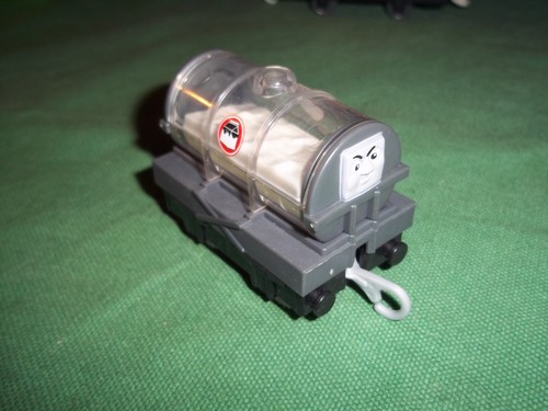 Fisher price trackmaster - fisher,