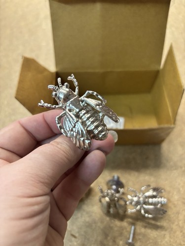 Silver bee metal - silver,