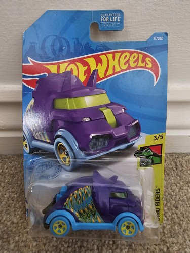 Hot wheels lets race - wheels, tricera