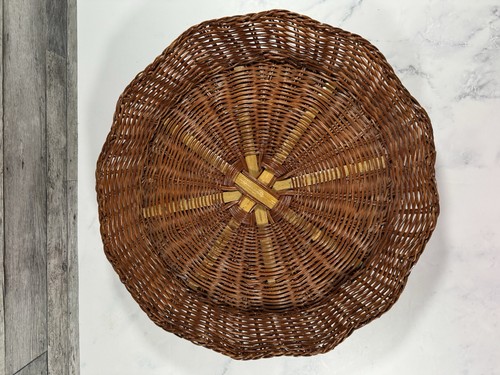 Vintage round wicker - round,