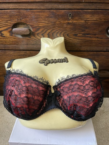 Agent provocateur red black