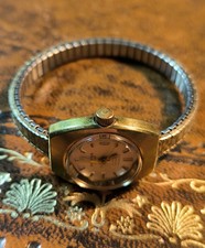WORKING LADIES VINTAGE SWISS WATCH 21 JEWEL INCABLOC MOVEMENT SPEIDEL BAND .