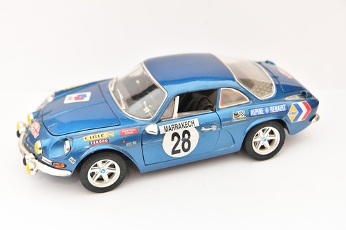 Bburago scale diecast - bburago,