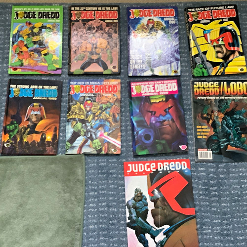 Comics judge dredd - &, lobo