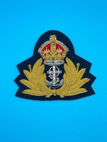 Royal navy officers cap badge - officers,