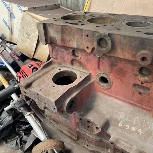 Perkins 354 engine block - perkins,