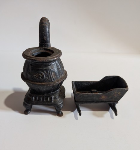 Vintage cast iron pot belly - vintage,