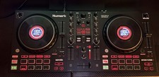 Numark Mixtrack Platinum FX 4