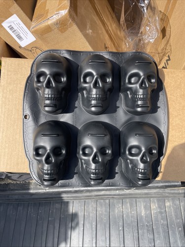 Skull cake pan - ice, cube