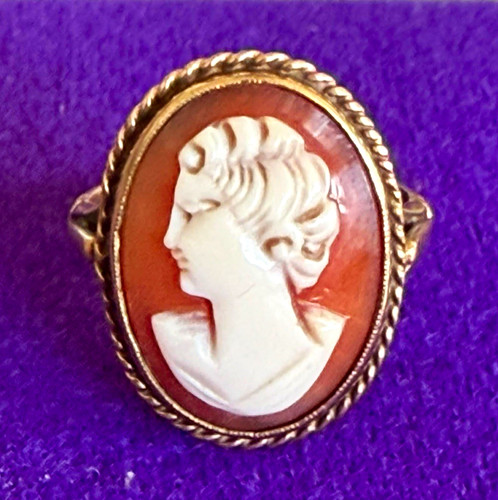 Vintage 1965 9ct gold shell - 9ct,