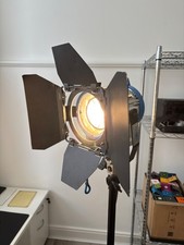 ARRI 300 Plus Portable Fresnel