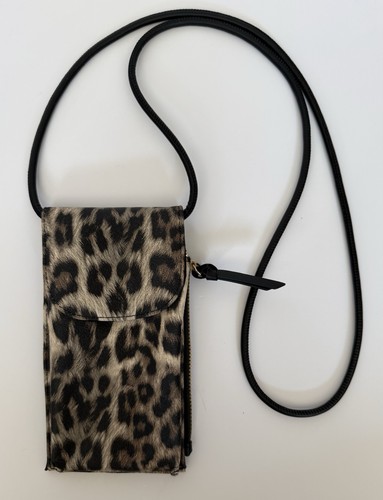 Leopard print mobile phone - print,