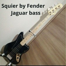 Squier by Fender jaguar bass