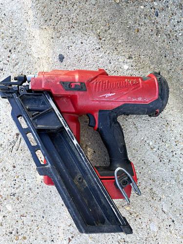 Milwaukee m18 fuel 18v ion - 18v, li-ion