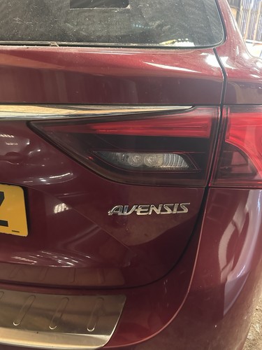 Toyota avensis rear - rear, light