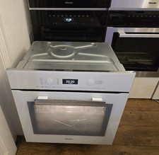 Miele H6460BP Pyrolytic Oven