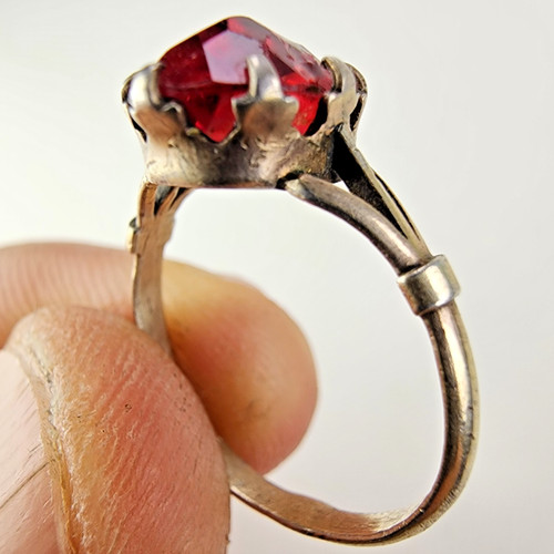 Ruby crown setting russian - ruby,