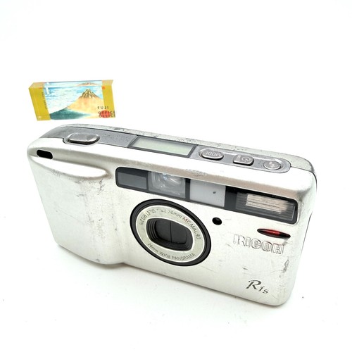 Ricoh r1s 35mm film compact - ricoh,